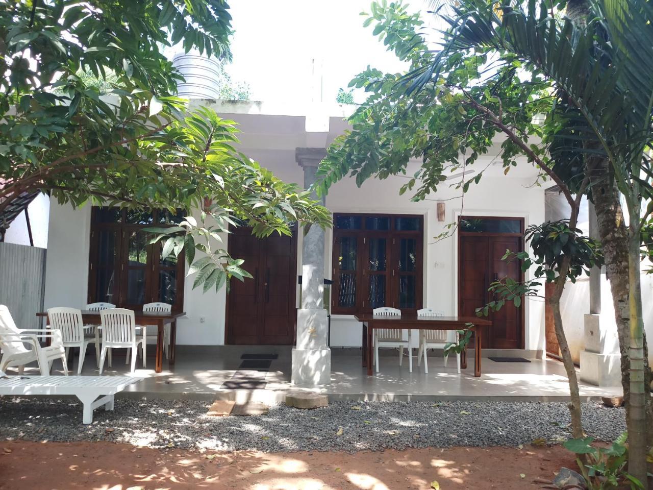 Ramya Nest Inn Mirissa Esterno foto